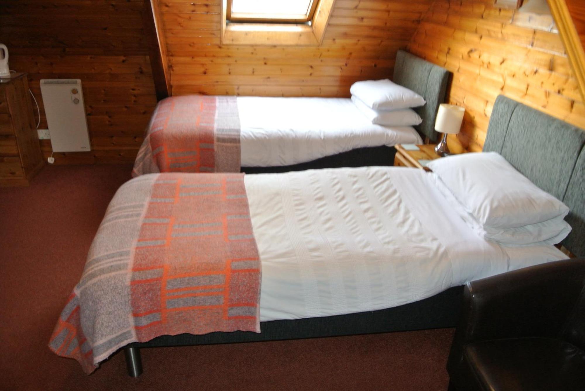 Old Castle Farm Guest House Μπρέκον Δωμάτιο φωτογραφία